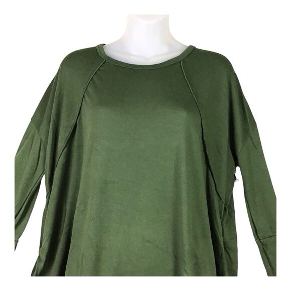 Forgotten Grace Women’s Tee Green High Low Hem Raw Edge Top Size M NWOT - Picture 2 of 10